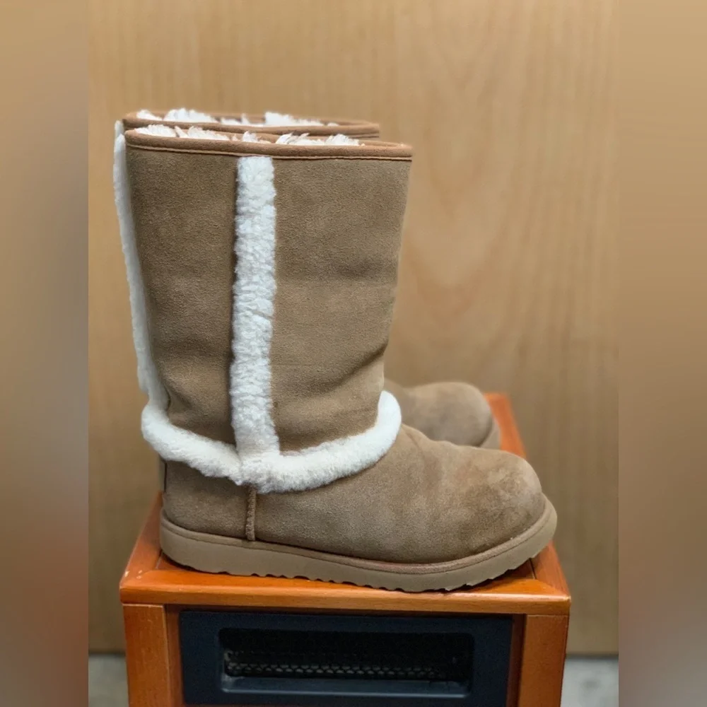 UGG Mid Calf Tan Shearling Lined Boots. Size-4